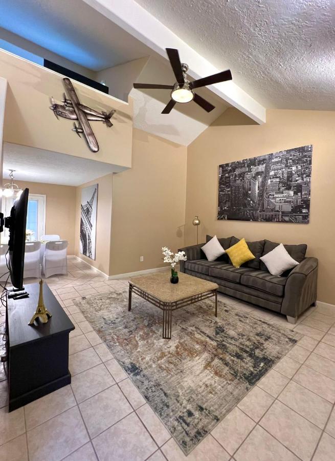 Centrally Located Houston Retreat! Sleeps 8, 10 Min To Downtown, Free Parking ภายนอก รูปภาพ