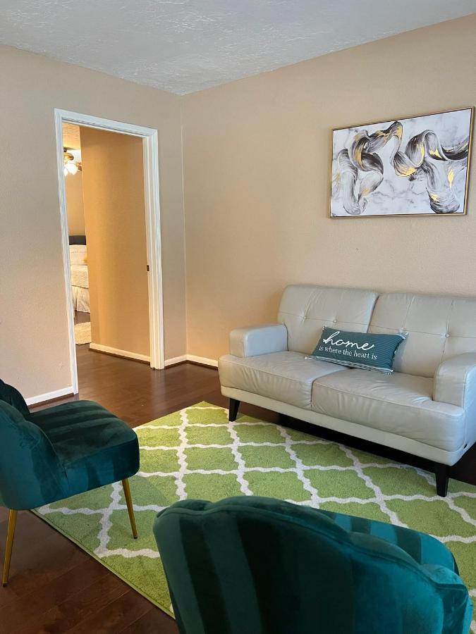 Centrally Located Houston Retreat! Sleeps 8, 10 Min To Downtown, Free Parking ภายนอก รูปภาพ