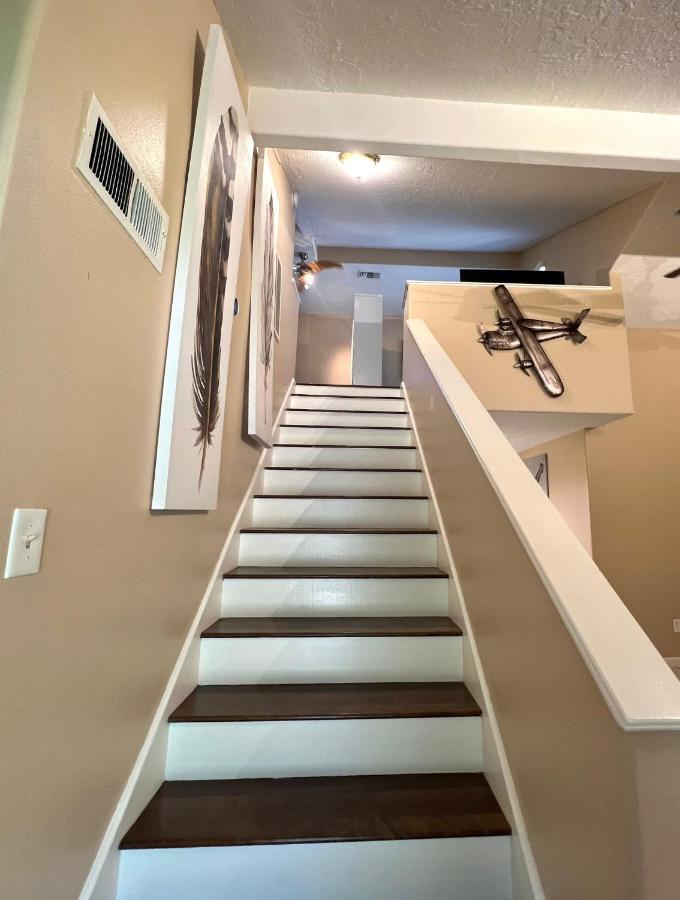 Centrally Located Houston Retreat! Sleeps 8, 10 Min To Downtown, Free Parking ภายนอก รูปภาพ